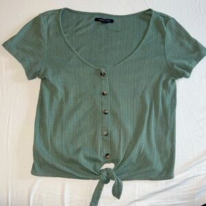 XS, AMERICAN EAGLE green cropped top.